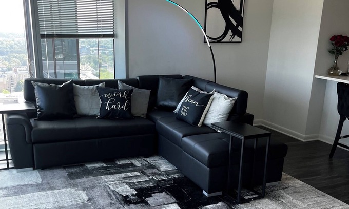 Third Ward Condo | Uptown condo in the center of charlotte with a great view in the sky!