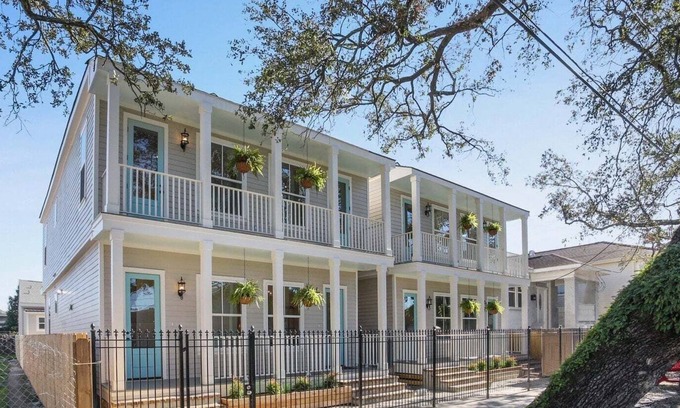 Faubourg Delassize Cottage | Uptown Cottage Sleeps 5