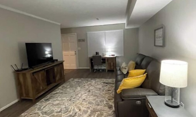 Lexington House | Uptown Lexingtonnn