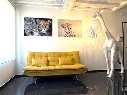 Old Town Apartment | URBAN JUNGLE TORTELLINOSUITE Modena