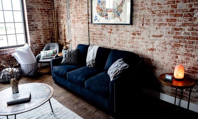 Perryville Apartment | Urban Loft #2 PLUM · Downtown Urban Loft above Restaurants & Boutiques