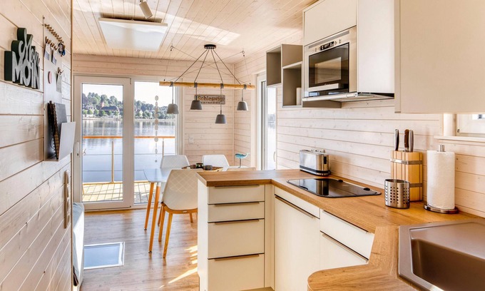 Fehmarnsund House | Urlaub auf dem Hausboot Erholung pur für Wasser- und Auch Viele Landratten!