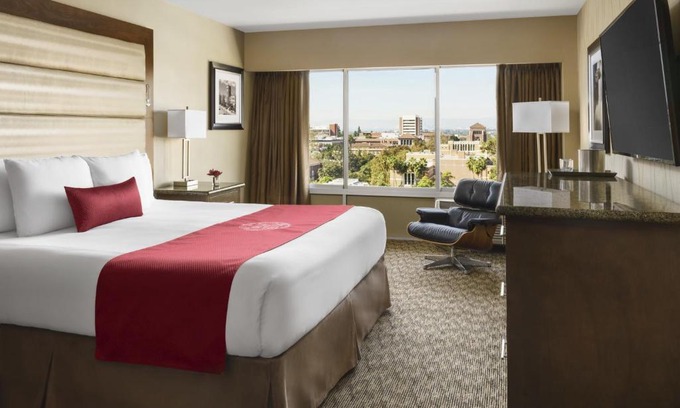 Downtown Los Angeles Hotel | USC Hotel