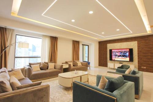 Jumeira 3 Apartment | USMANS 5 BEDROOM APARTMENT at JBR WALK RIMAL ON THE BEACH 2750 SFT HUGE