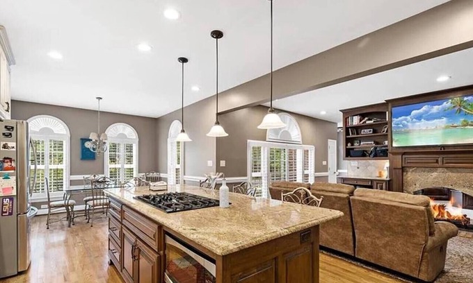 New London House | Uwharrie Point/Lake/Golf/PoolTable/Fire Pit/GIFTS