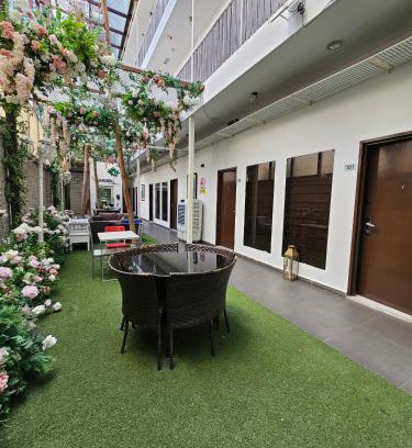Taman Pertama Hotel | V Garden Hotel by Minsu