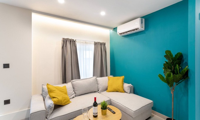 Las Palmas de Gran Canaria Apartment | Vacation Apartment 'Apartamento Entreplanta' with Shared Terrace, Wi-Fi and Air Conditioning