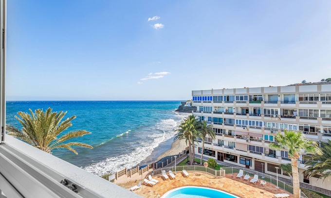 Playa del Aguila Apartment | Vacation Apartment 'Newly Refurbished Beachfront' with Sea View and Air Conditioning