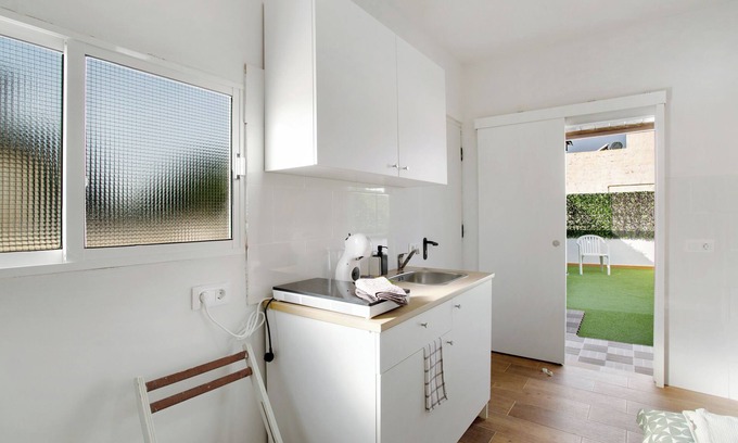 Santa Lucia Apartment | Vacation Apartment 'Casa Plaza San Nicolás De Bari' with Mountain View, Private Terrace and Wi-Fi