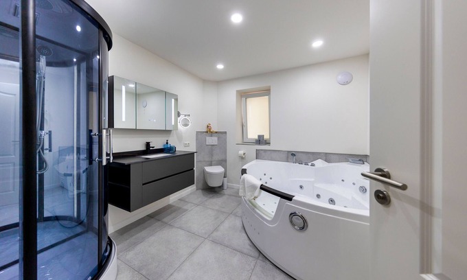 Monkebull Apartment | Vacation apartment/apartment for 6 guests with 80m² in Langenhorn (296517)