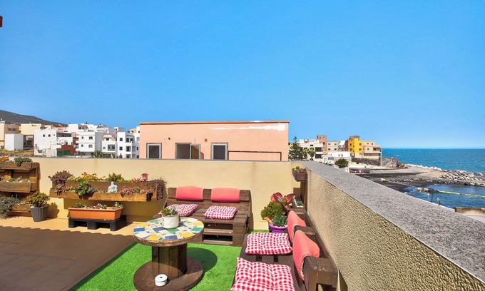 Arico Apartment | Vacation Apartment 'Estudio Calima' with Sea View, Private Terrace and Wi-Fi