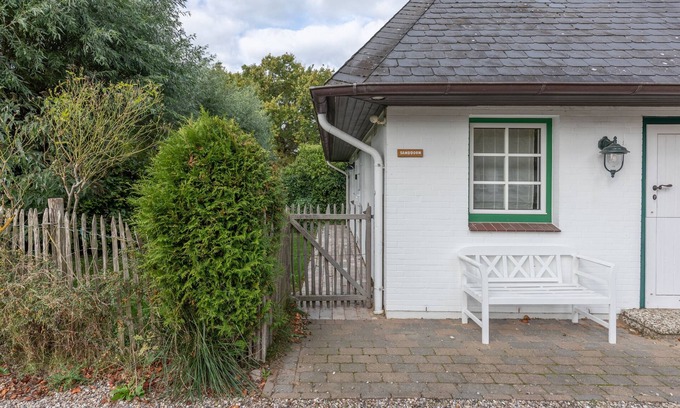 Schleswig-Holstein Apartment | Vacation apartment Kastanienhof Sanddorn in Wisch for up to 3 people