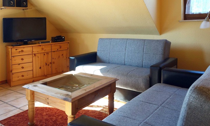 Parow Apartment | Vacation apartment on the upper floor 4 - Ferienwohnungen Kirsch in Parow