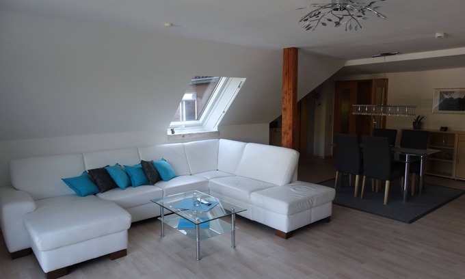 Sandershausen Apartment | Vacation apartment with balcony