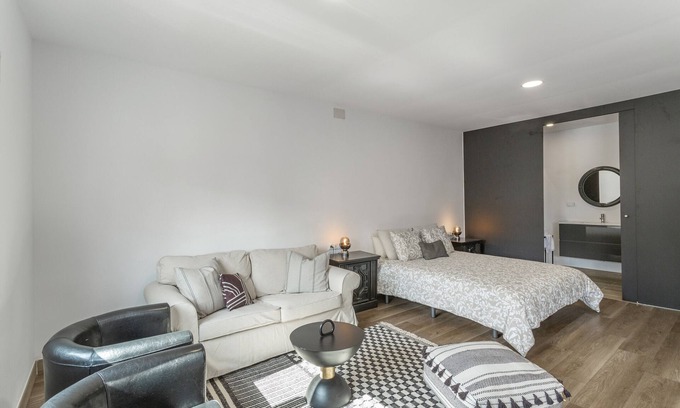 Los Portales Apartment | Vacation 'Bastion Del Drago - 5' with Mountain View, Shared Terrace and Wi-Fi