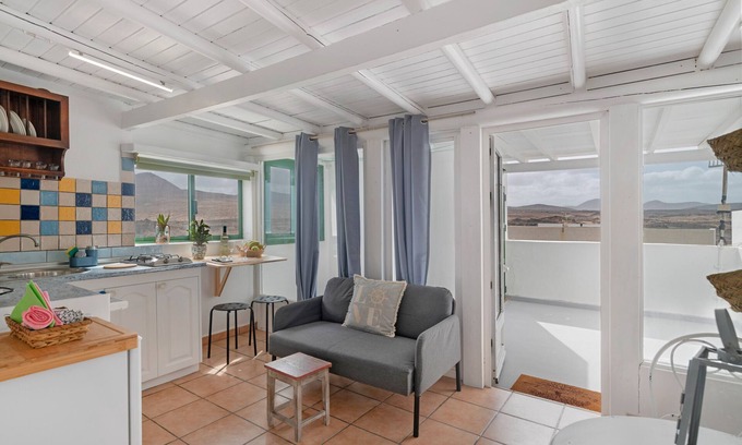 Caleta de Caballo Apartment | Vacation 'Dangminzheng Atic' with Mountain View and Wi-Fi