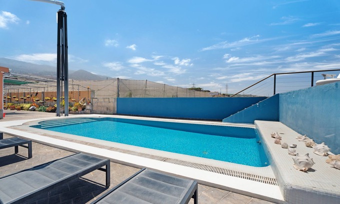 Playa San Juan Apartment | Vacation Apartment 'Finca La Calabacera Verde' with Shared Pool, Private Terrace and Wi-Fi