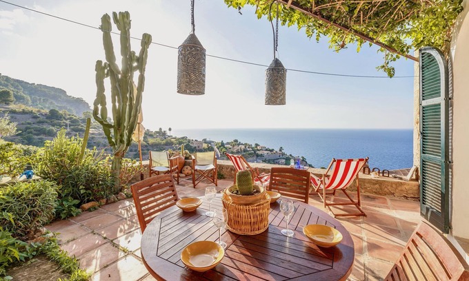 Banyalbufar House | Vacation Home "Casa Can Sans" with Sea Views