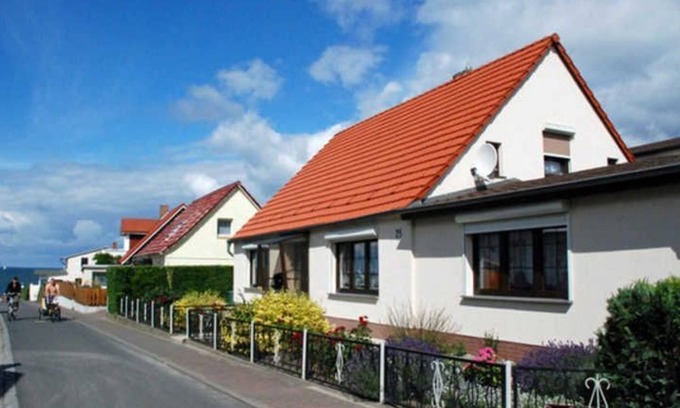 Thiessow Apartment | Vacation home Christa with terrace - Holiday home Christa with terrace *Möller,