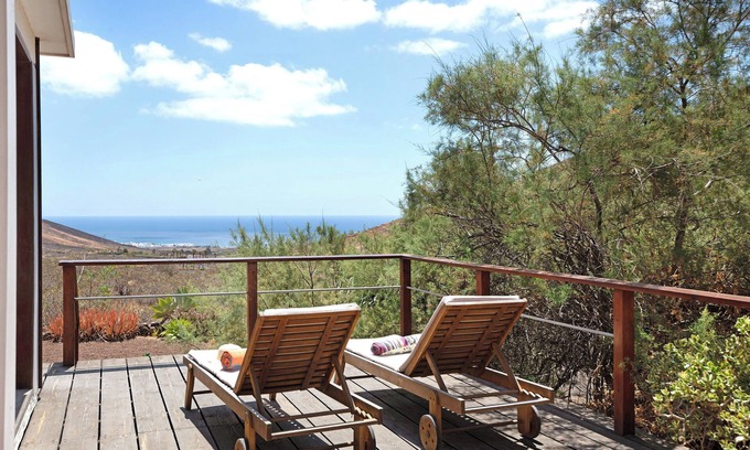Haria House | Vacation Home 'Ecolodge Finca Chafariz' with Sea View, Pool, Garden & Wi-Fi