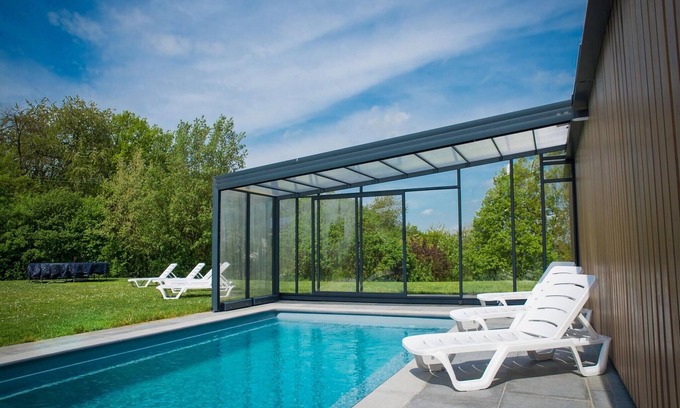Borlon House | Vacation Home in Durbuy with Indoor Pool