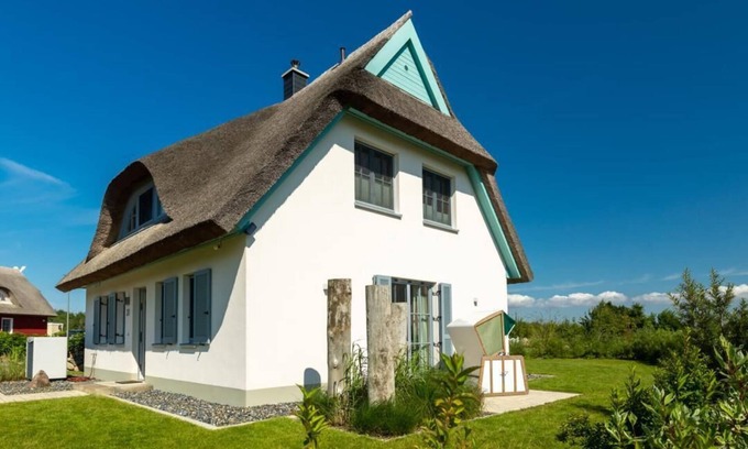 Parow Apartment | Vacation home "Nautilus" with covered loggia and view of Rügen