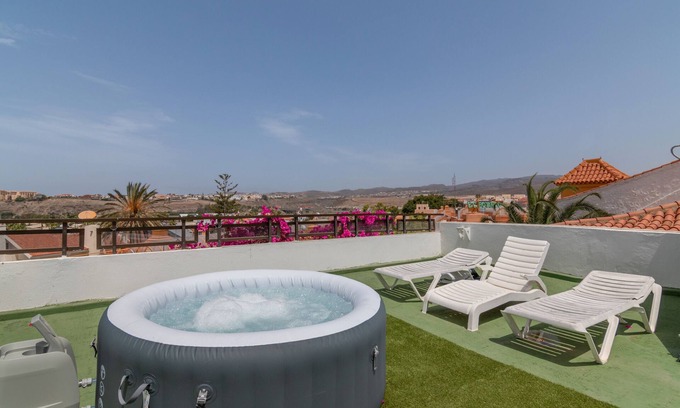 San Fernando Apartment | Vacation Home 'Suite' with Sea View, Wi-Fi and Air Conditioning