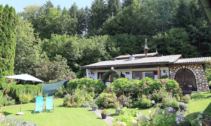 Augsdorf House | Vacation home with lake view and private pool 2 minutes away from Lake Wörthersee