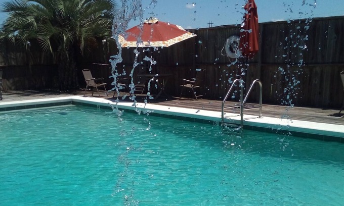 Fairhope Apartment | Vacationing on a budget near the beach
