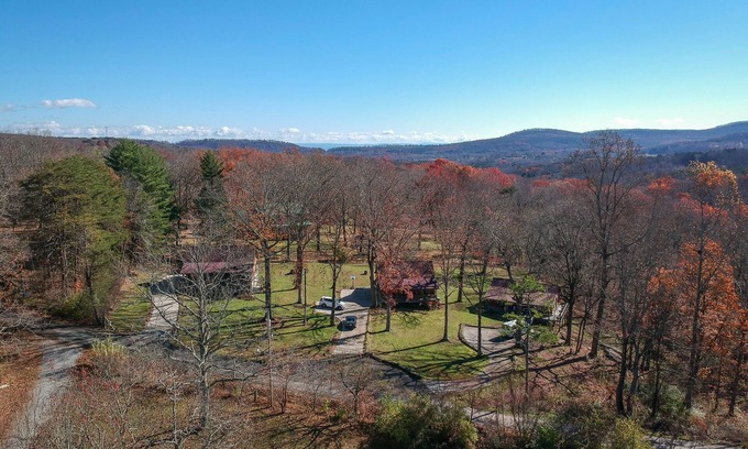 Lookout Mountain House | Valentine Drive Cabin 2