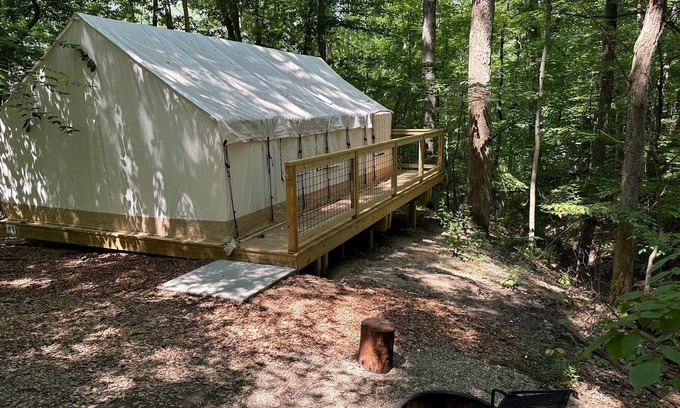 Cuyahoga Falls RV Rental | Valley Overlook, in heart of Cuyahoga Valley National Park - Glamping Tent S1