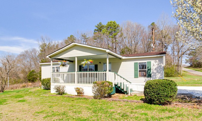 Bridgeport House | 'Valley View Lodge' Rural Home in Bridgeport!