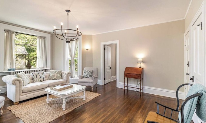 Valparaiso Apartment | ValpoVilla: Location, location, location!