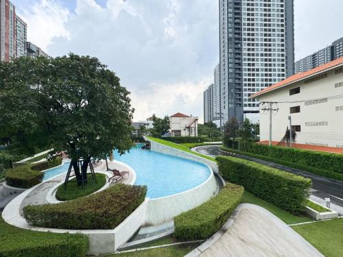 Bang Na Apartment | Value Stay in BKK 3 Pools, Gym Family Friendly