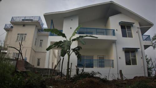 Dhaliara Ski Chalet | Vayu Kutir - Marut Chalet