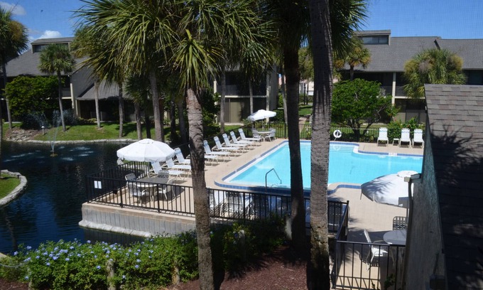 Butler Beach Condo | VDP 59 - Relax and enjoy your vacation in this Gold-rated condo overlooking the pool.