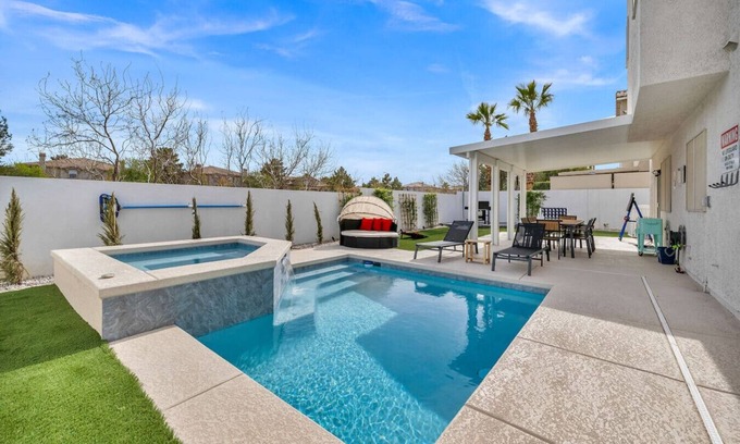 Green Valley Apartment | Vegas Haven Pool Spa Game Room