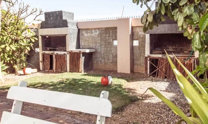 Port Elizabeth House | Vela Inn Unit 2, Algoa Park