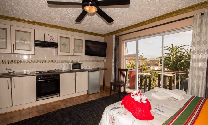 Port Elizabeth House | Vela Inn Unit 3, Algoa Park