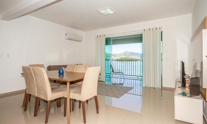 Caieira Apartment | Venha curtir essa maravilha! Frente para o mar!