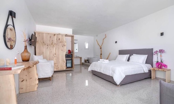 Glastros Apartment | Very elegant suite for 2 people, with jacuzzi and