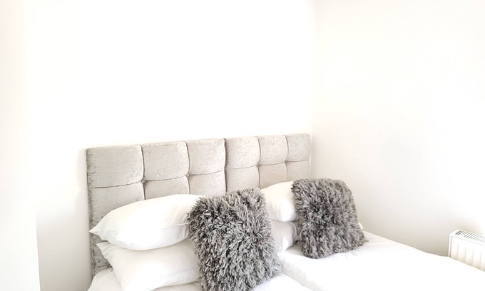 Colchester House | Vetrelex Colchester 3bed House