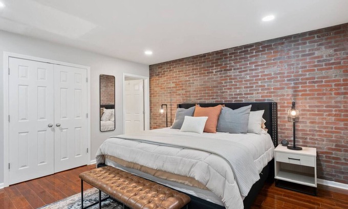 Bowling Green Condo | Vette City Stingray - Condo w/King Bed