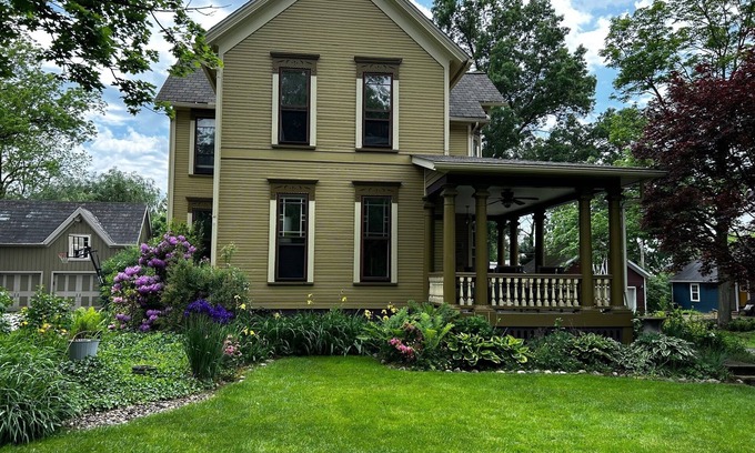 Hudson House | Victorian Farmhouse steps away from the best of Hudson