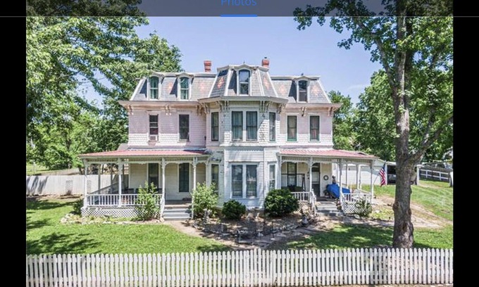 Blue Mound House | Victorian Style Mansion- Family oriented and perfect escape.
