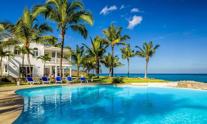 Playa Chiquita Villa | Victorian-style oceanfront villa with pool, 4 bedrooms