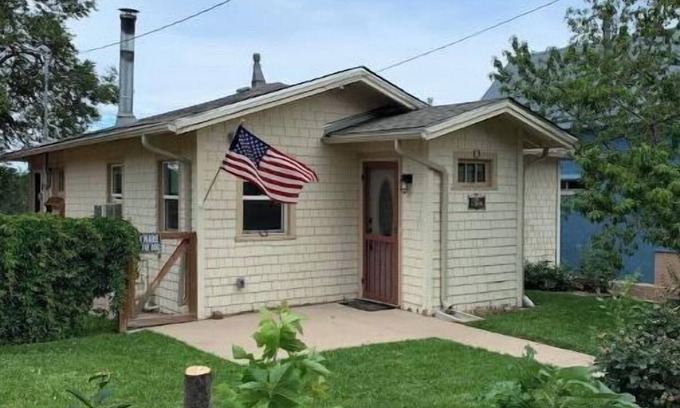 Trinidad Cottage | View of the Town at Carr's Cottage