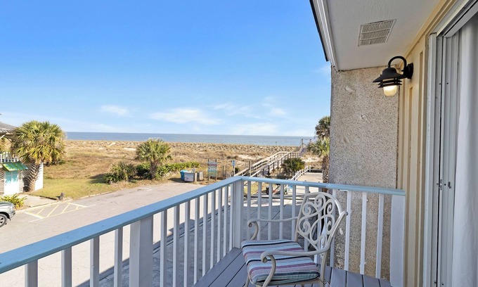 Tybee Island House | Views of the Ocean + Convenient Location + Pet-friendly