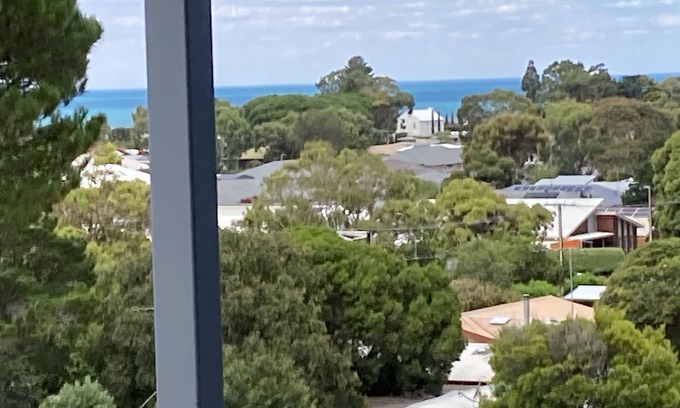 Encounter Bay House | Views, space and tranquility with bay and beach close by