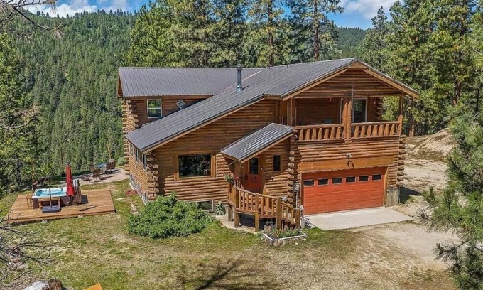Boise House | Views views views! Luxurious tranquil cabin retreat!
